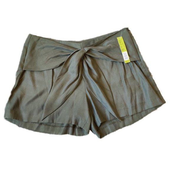 Gianni Bini Pants - Gianni Bini Army Green Modal Shorts Size 10